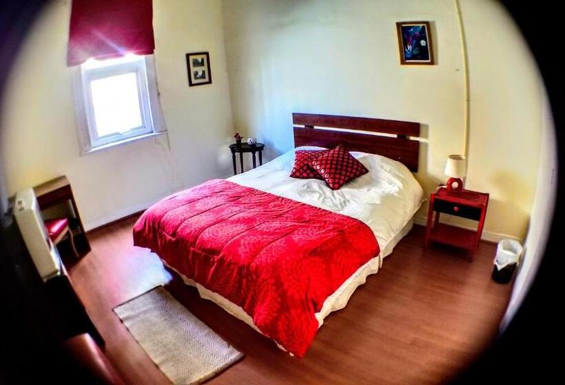 مسافرخانه La Casa Piola