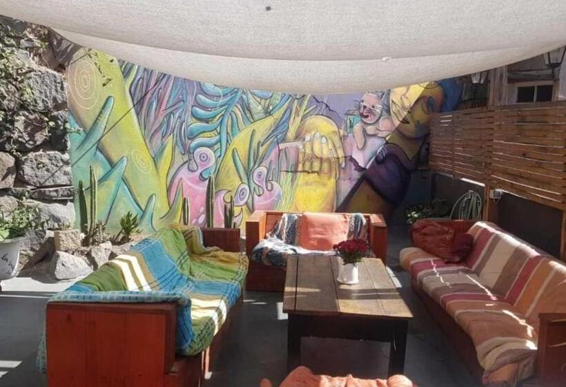 مسافرخانه La Casa Piola