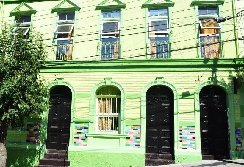 مسافرخانه La Casa Piola