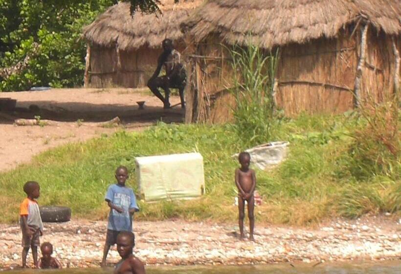 هتل A La Ficelle Du Lac Rose