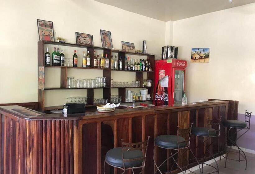 هتل A La Ficelle Du Lac Rose