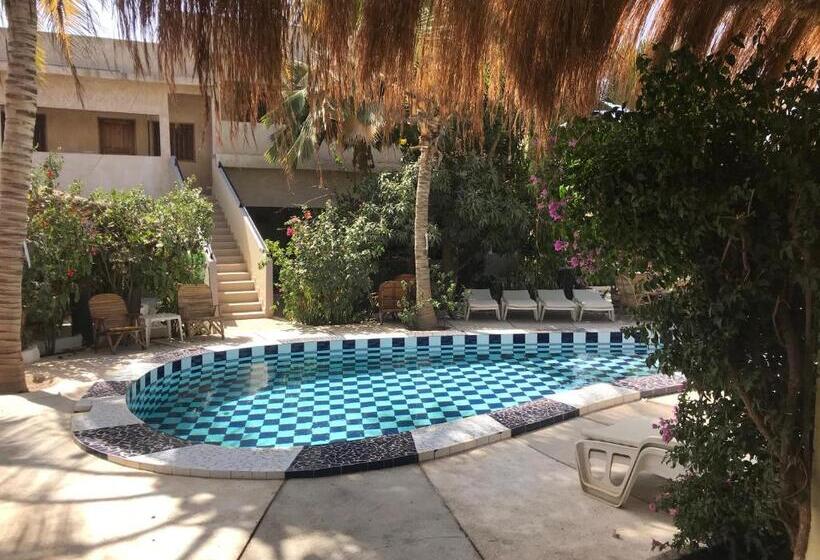 هتل A La Ficelle Du Lac Rose