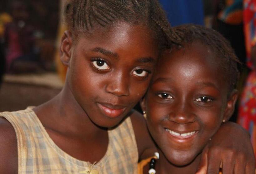 هتل A La Ficelle Du Lac Rose