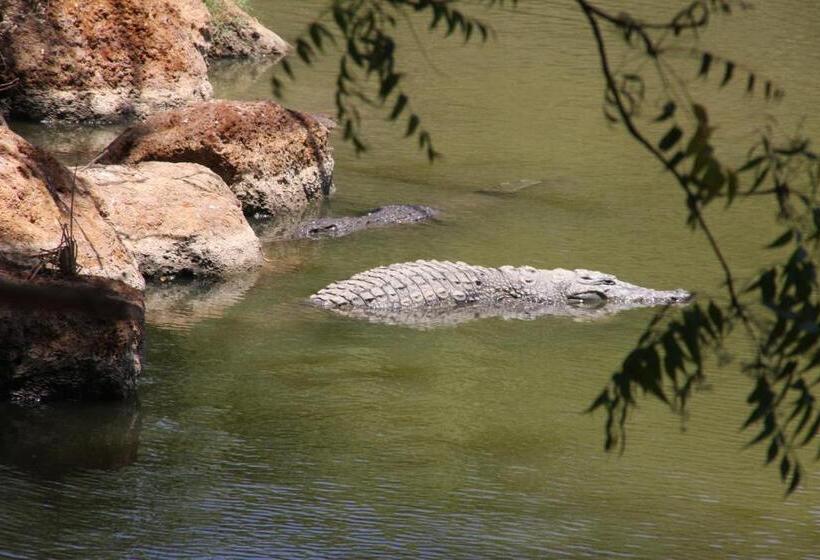 هتل A La Ficelle Du Lac Rose