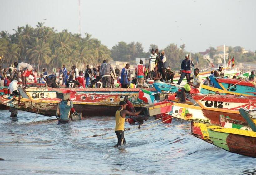 هتل A La Ficelle Du Lac Rose