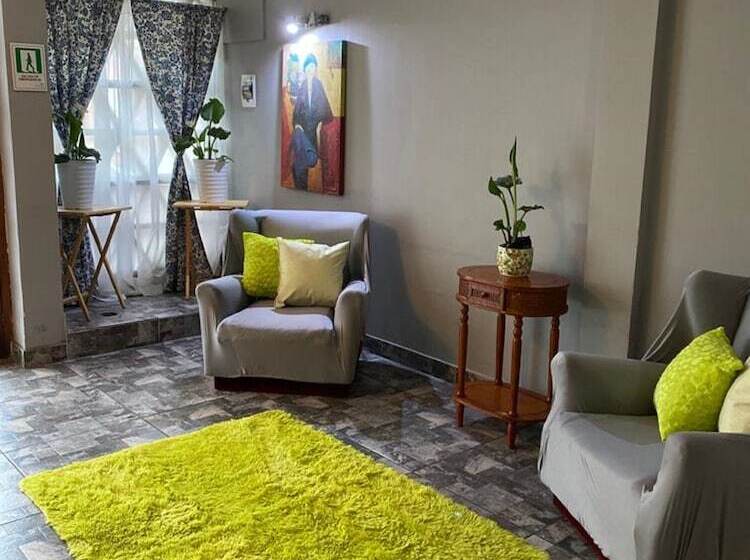 هتل Amaru Express