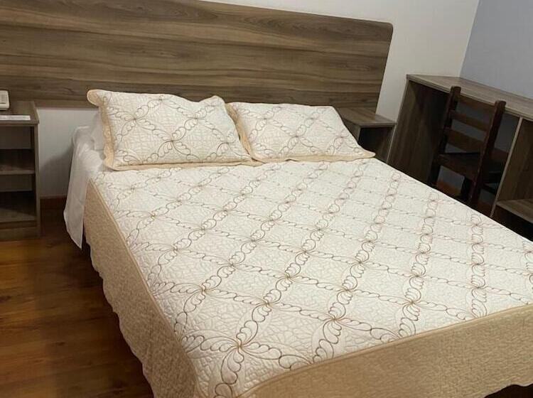 هتل Amaru Express