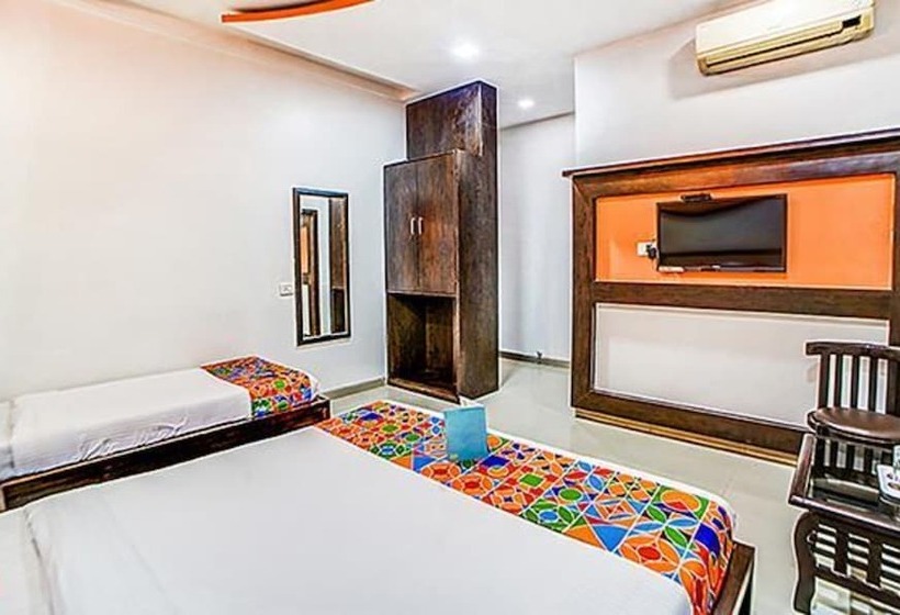 Fabhotel The Adore Palace