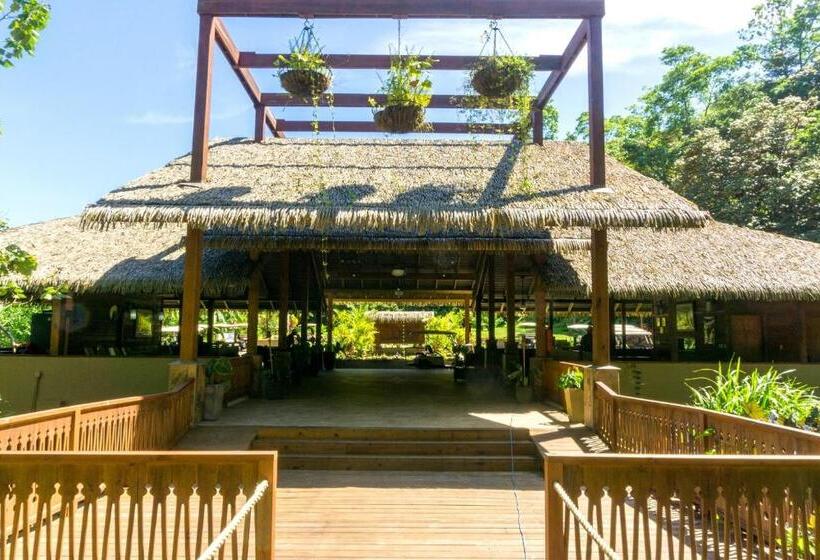 Red Frog Beach Island Resort