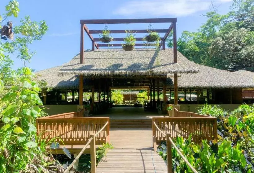 Red Frog Beach Island Resort