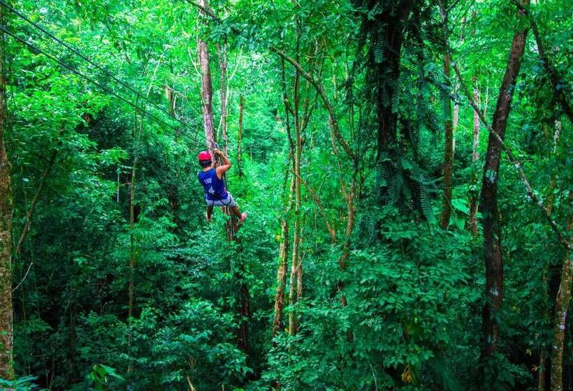 Red Frog Beach Island Resort