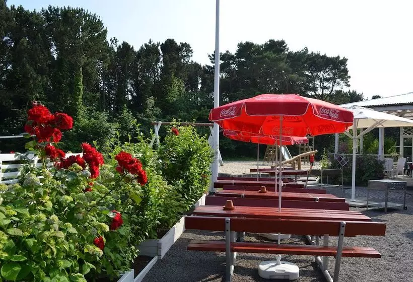 Rønne Vandrerhjem   Hostel