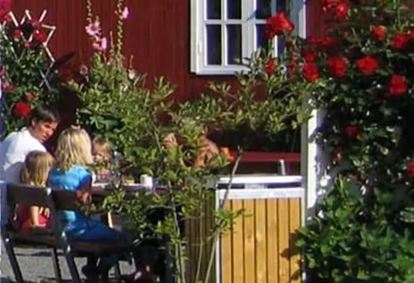 Rønne Vandrerhjem   Hostel