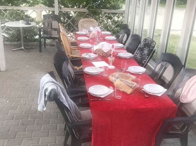 Rønne Vandrerhjem Hostel