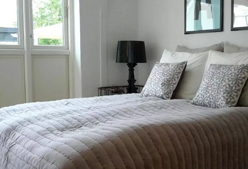 Aamiaismajoitus (B&B) Dragondrum Bed & Kitchen