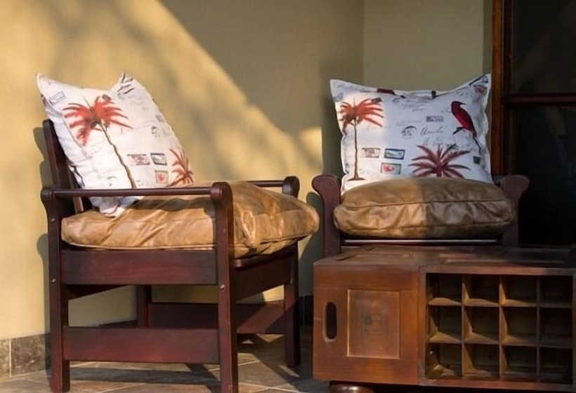 Отель Foreva Wild