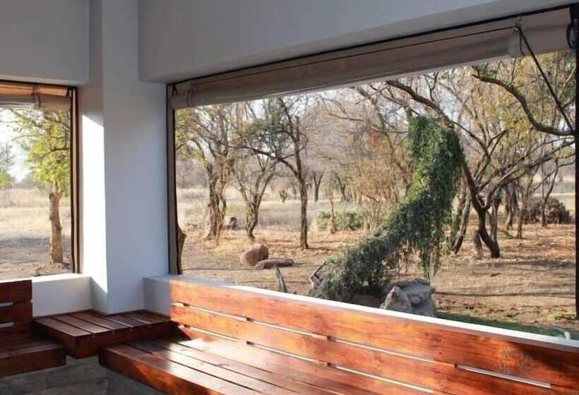 Отель Foreva Wild