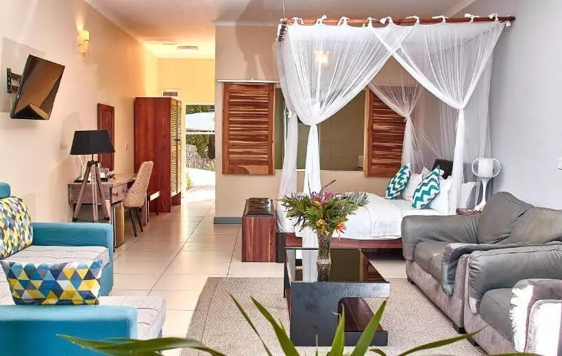 هتل Lake Kariba Inns