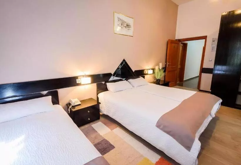 Hotelli Mb