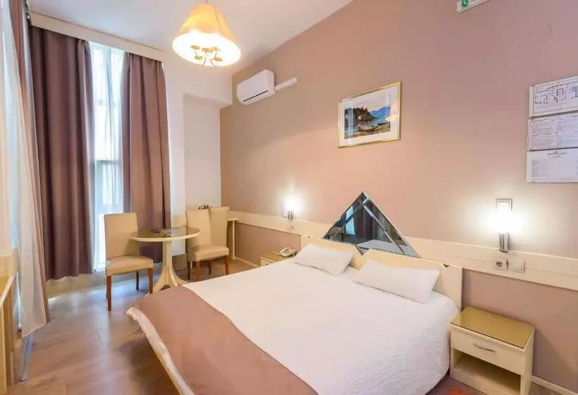 Hotelli Mb