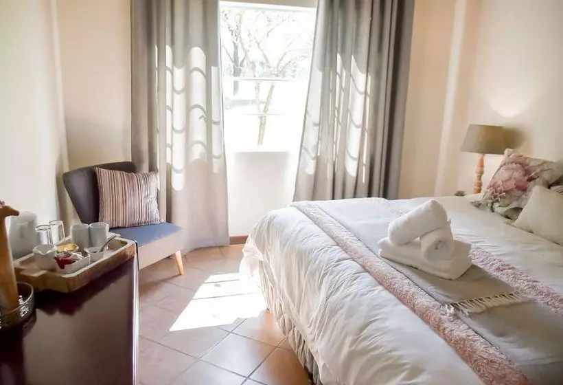هتل Unyati Safari Lodge