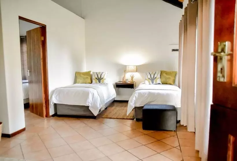 هتل Unyati Safari Lodge