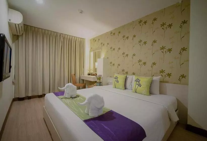 هتل Villa Chacha Khaosan Rambuttri
