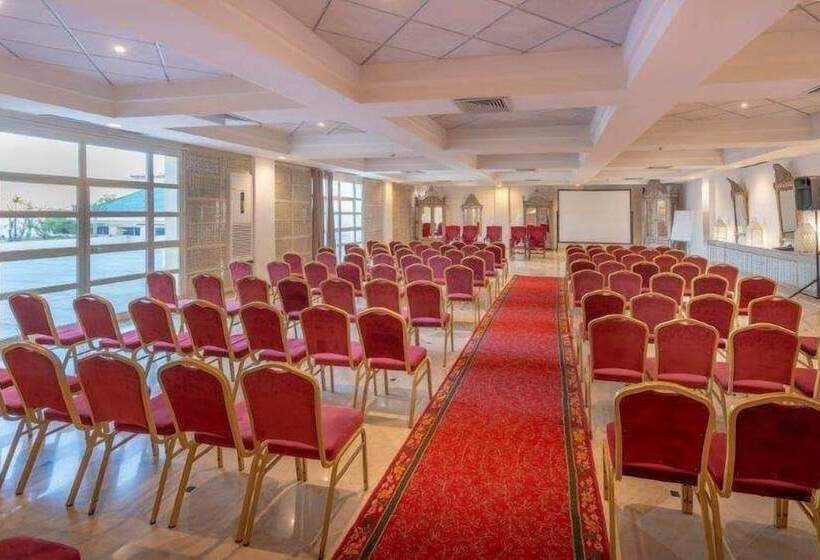 Suites Hôtel Les Charmilles & Spa