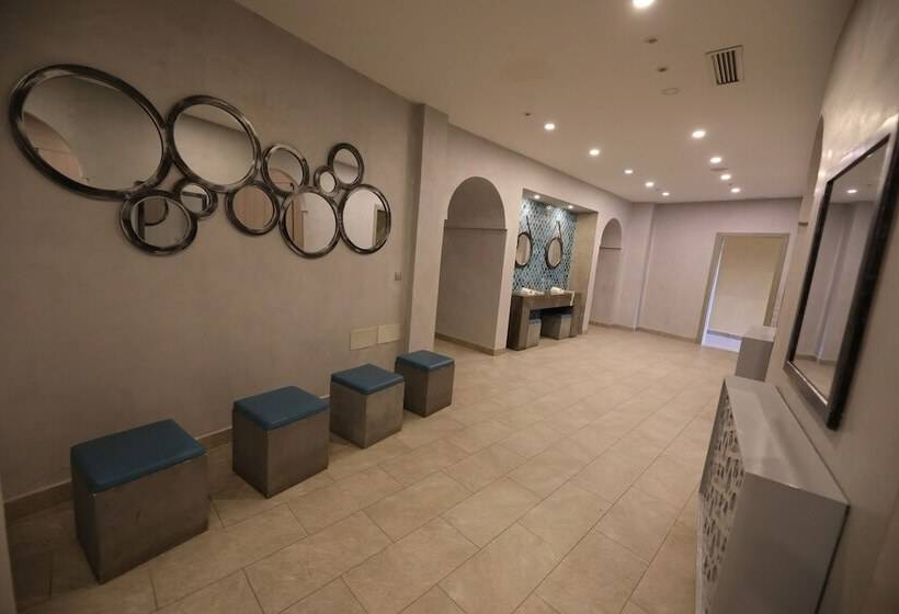 Suites Hôtel Les Charmilles & Spa