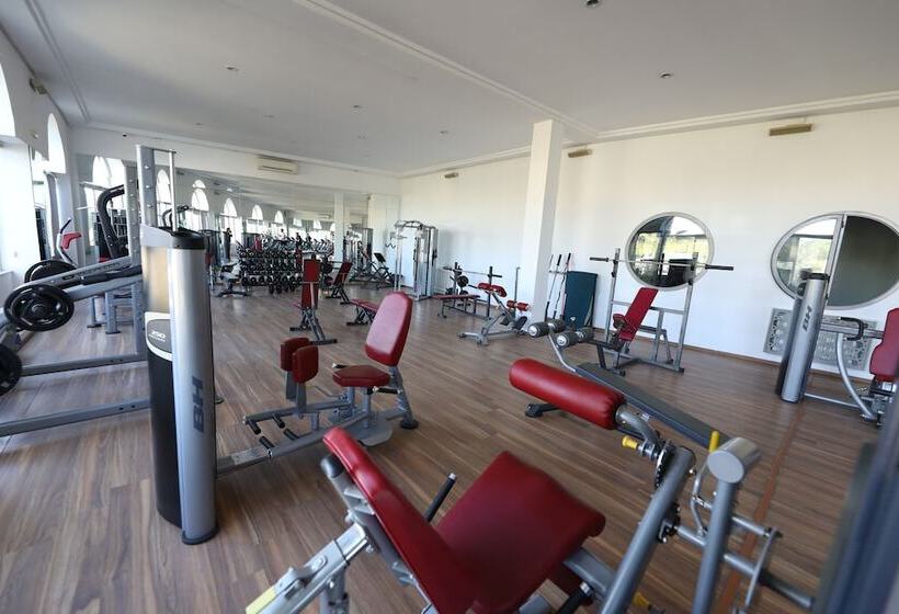 Suites Hôtel Les Charmilles & Spa