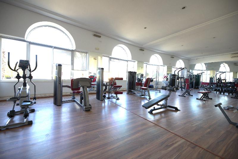 Suites Hôtel Les Charmilles & Spa