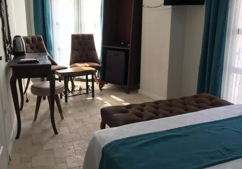 Ayvalik Rebetiko Otel
