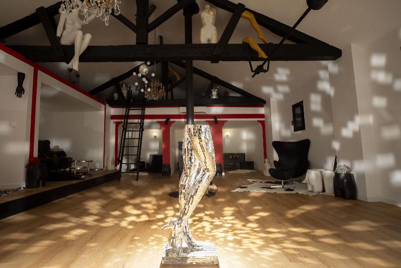 酒店 Lost In Sensations