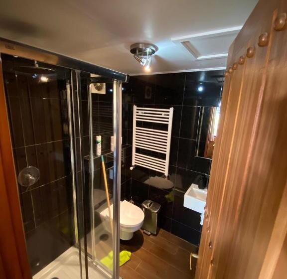 French Andes Apart Hostel