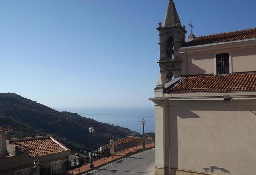 فندق Albergo Diffuso Borgo Gallodoro