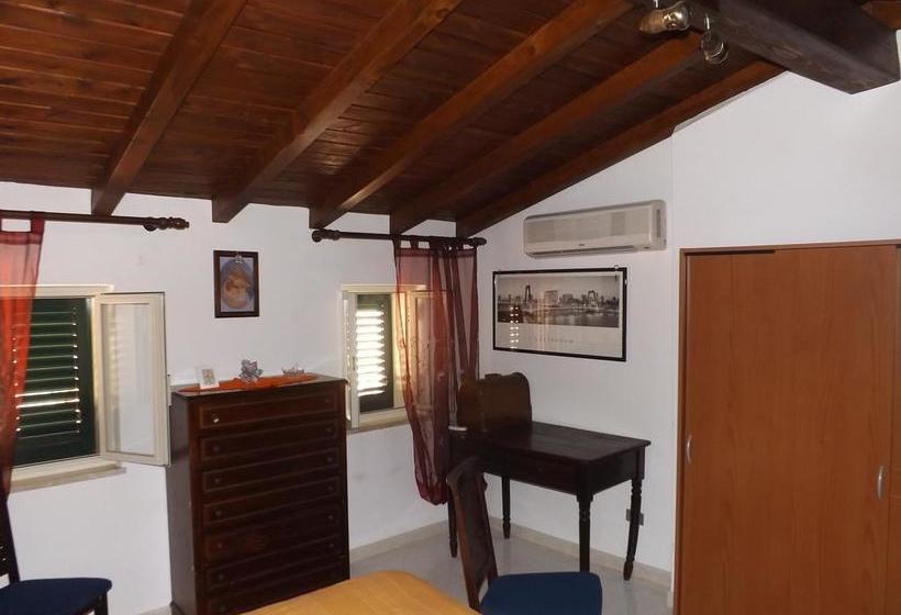 فندق Albergo Diffuso Borgo Gallodoro