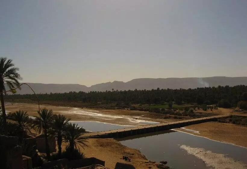 ホテル Auberge Toda Kasbah Tinfou