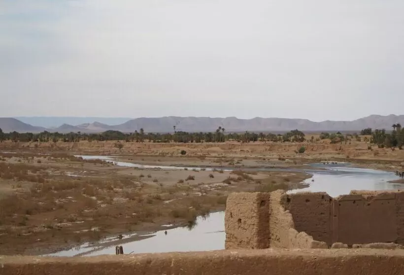 ホテル Auberge Toda Kasbah Tinfou