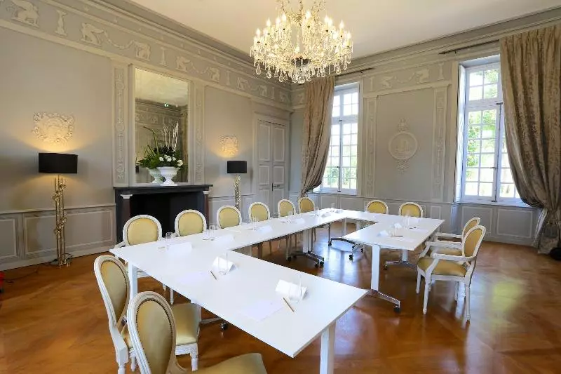 ホテル Chateau De Drudas
