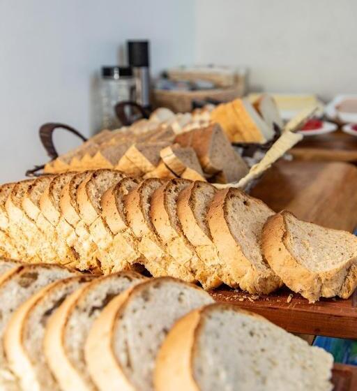 هتل Cumbres Del Sur