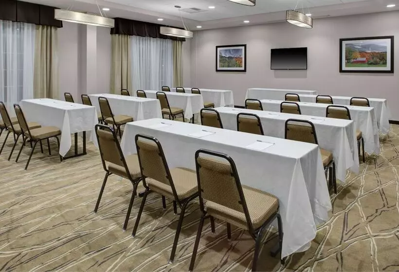 ホテル Hampton Inn And Suites Manchester