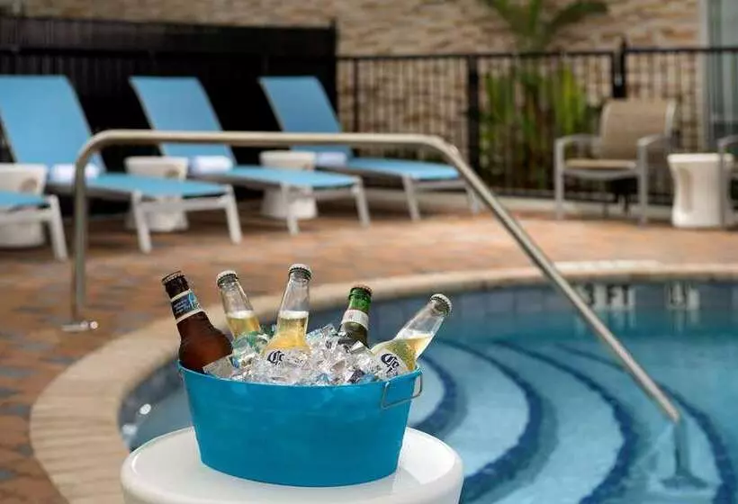هتل Hampton Inn Miami   Airport East, Fl