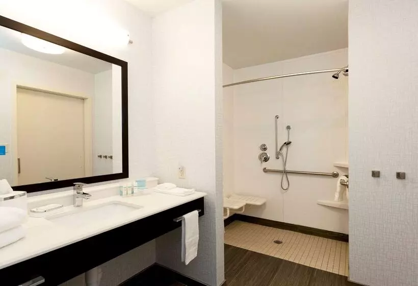 هتل Hampton Inn & Suites Duluth North / Mall Area