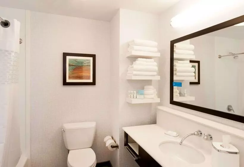 هتل Hampton Inn & Suites Duluth North / Mall Area