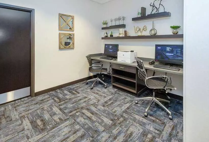 هتل Hampton Inn & Suites Morgantown / University Town Centre