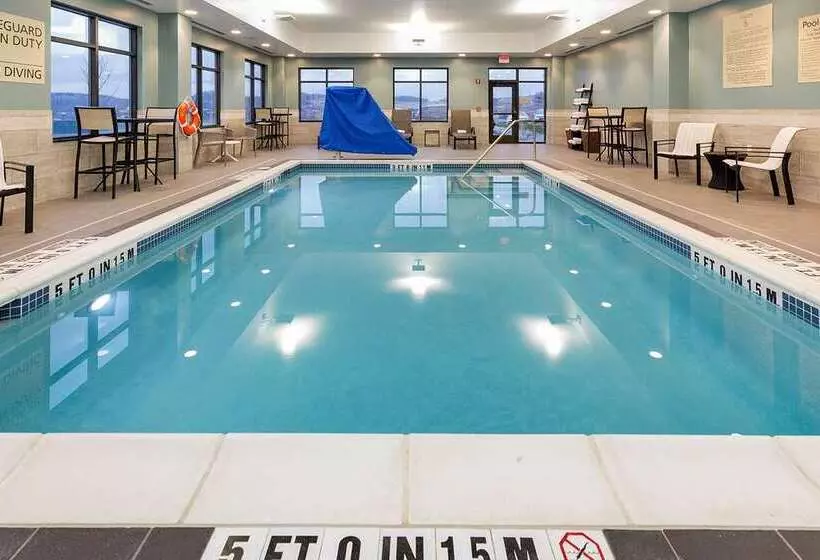 هتل Hampton Inn & Suites Morgantown / University Town Centre