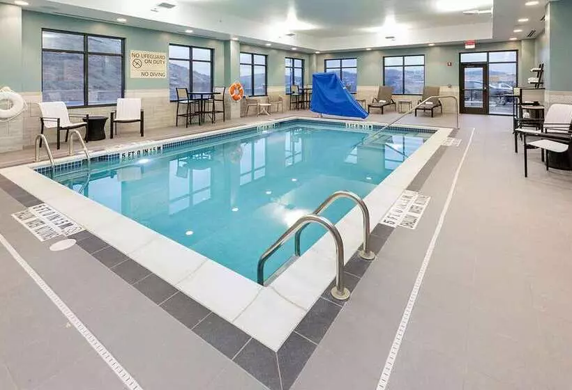 هتل Hampton Inn & Suites Morgantown / University Town Centre