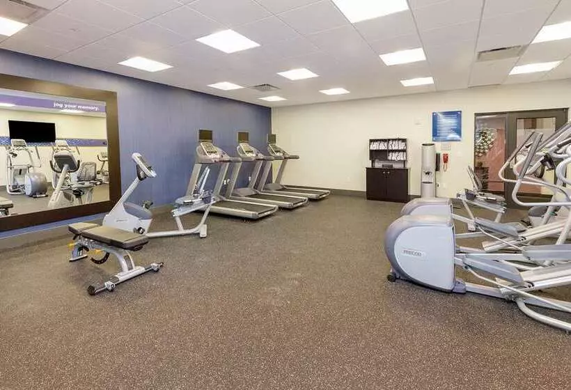 هتل Hampton Inn & Suites Morgantown / University Town Centre