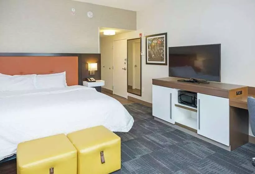 هتل Hampton Inn & Suites Morgantown / University Town Centre