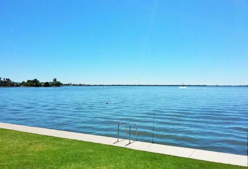 ホテル Lake Edge Resort